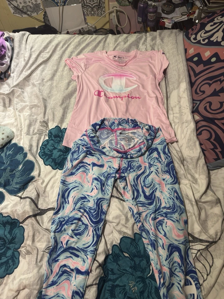 Champion Camiseta y 2 Pares de Pantalones de Correr Conjunto para Niñas Talla 14/16 Foto 2 de 4