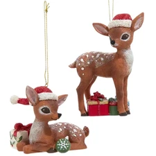 Nostalgic Retro Christmas Deer With Christmas Presents Ornament E0962