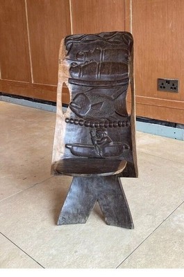  Afrikanischer geschnitzter Geburtsstuhl 