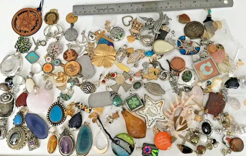 150+ HUGE Vtg Costume to Fashion Jewelry lot Necklace Pendants Cross Heart Stone