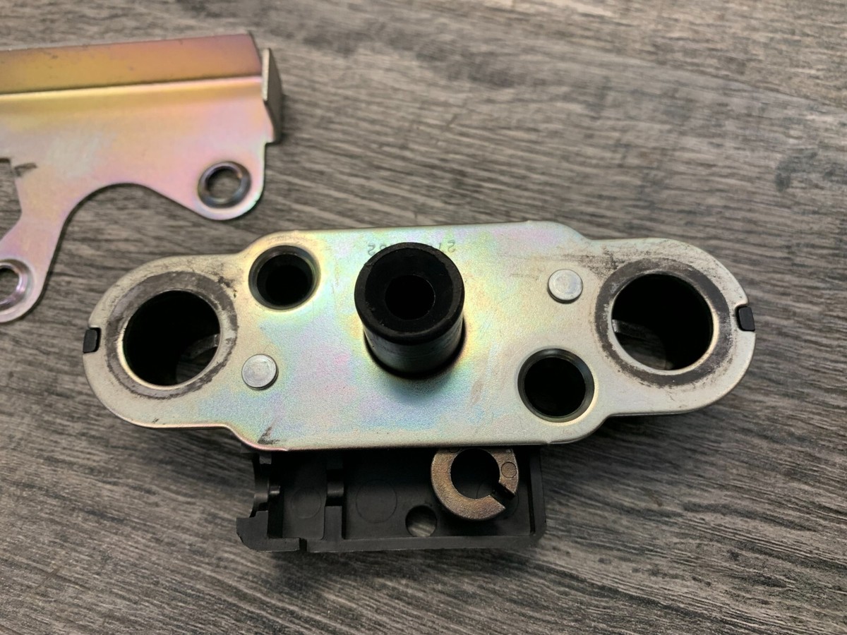 Kawasaki ZX10R ZX6R Ninja Seat Striker Lock Latch Hook 27016-0003