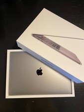 MacBook Pro 13-inch, 2020, Four Thunderbolt 3 port in Box