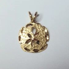 Vintage 14K Yellow Gold Sand Dollar Shell Pendant