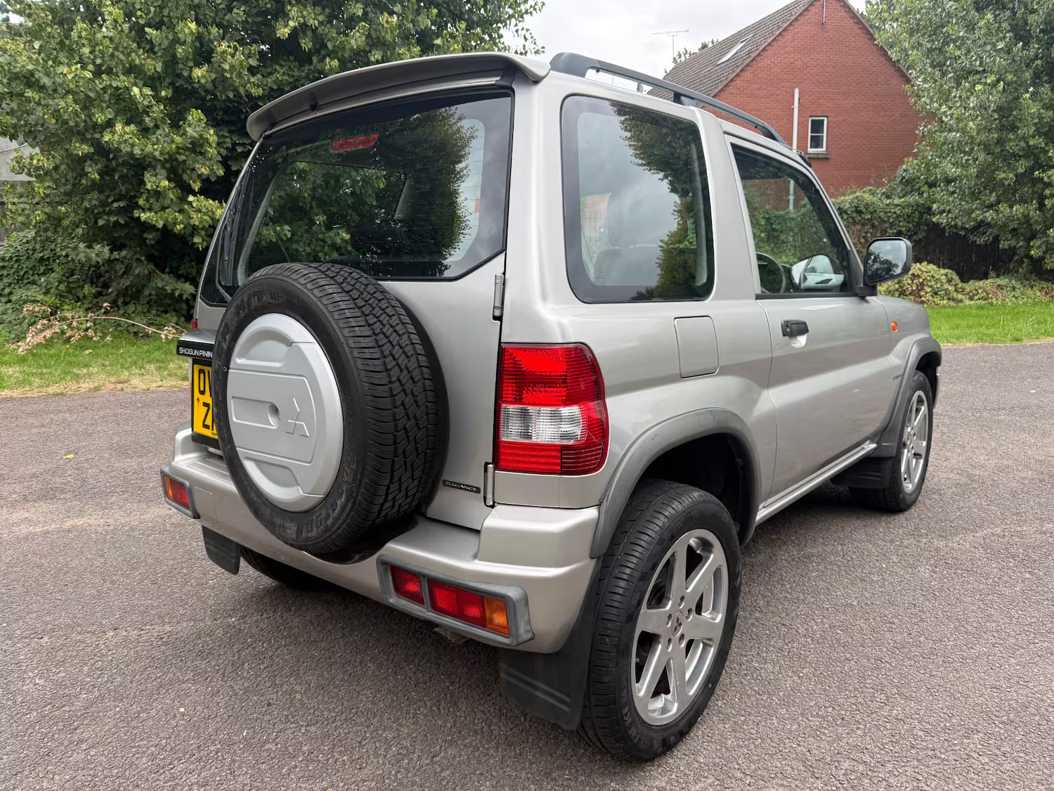 Mitsubishi Shogun, photograph 7