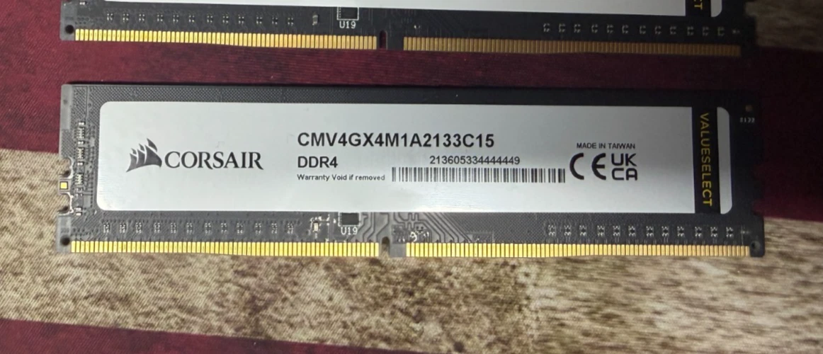 Corsair PC4-17000 (DDR4-2133) Bus Speed DDR4 SDRAM Memory (RAM