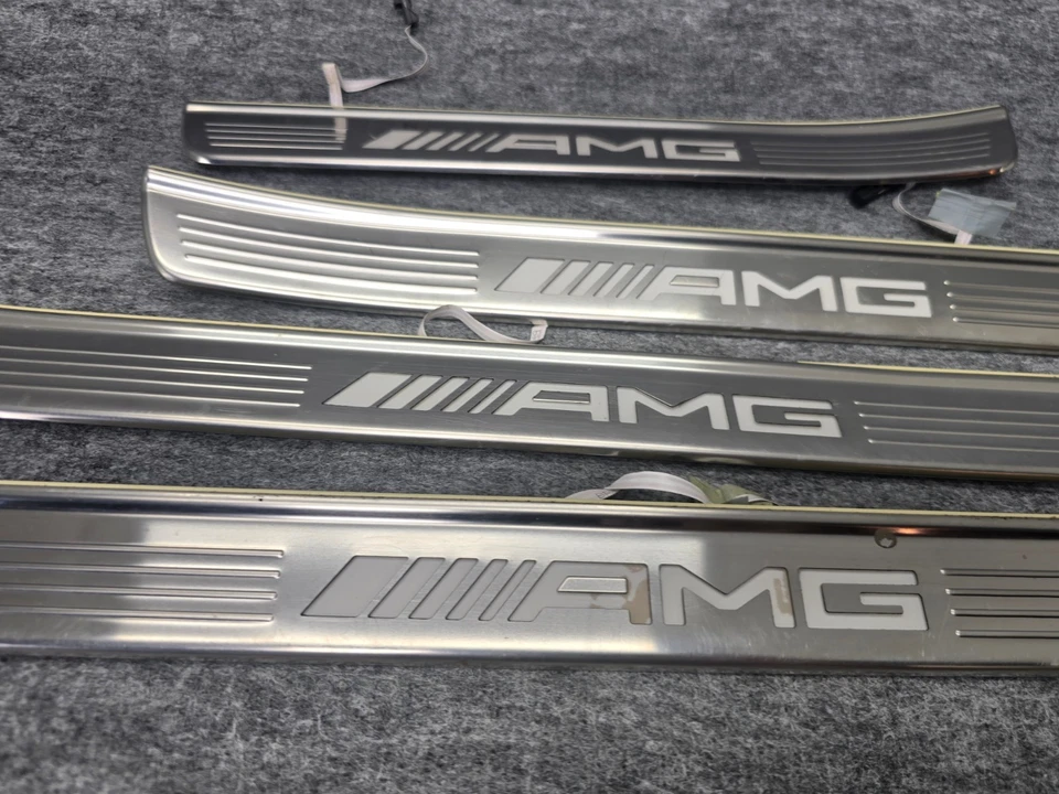 Conjunto de iluminação de placa de degrau para soleiras de arranhão de porta Mercedes W222 S65 S63 Amg fabricante de equipamento original - Imagem 3 de 4