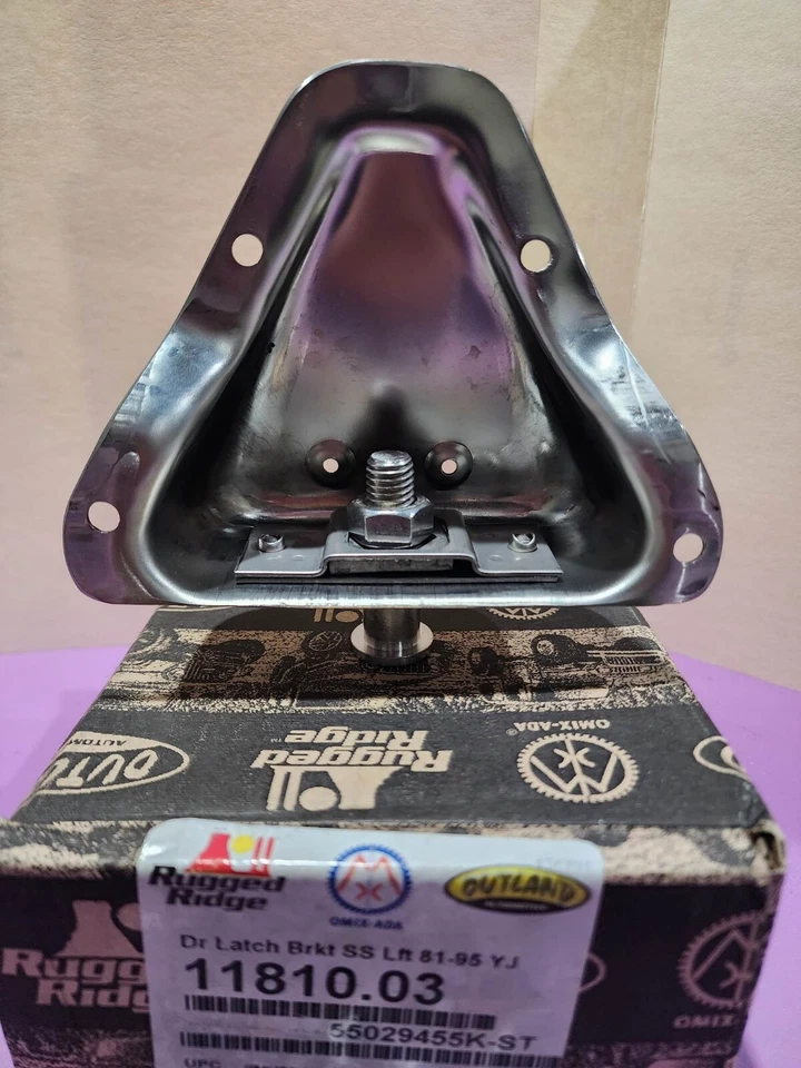 Soporte de pestillo de puerta de acero inoxidable Rugged Ridge 11810.03 lado derecho 81-86 CJ 87-95 YJ Foto 2 de 4
