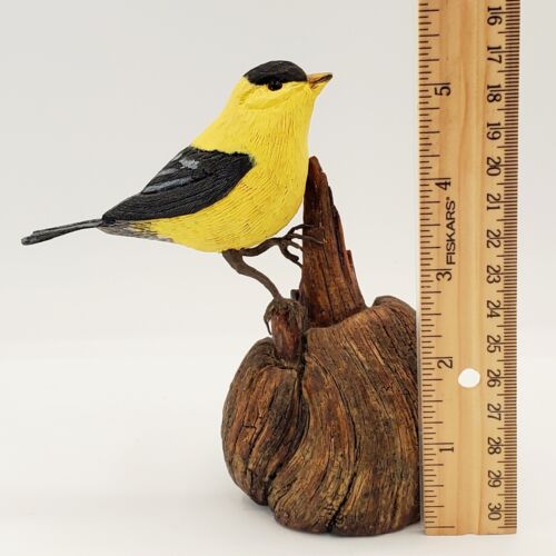 Hand Carved Wood Finch Bird Stump Folk Art - Picture 2 of 10