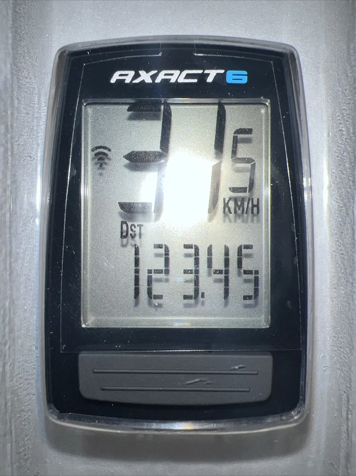 Giant Axact 6 Wired Cycle Computer New In Box - Image 2 of 4