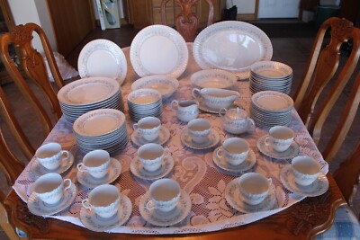 Mikasa Fine Porcelain China Vanessa 513 Pattern 92 Piece Dinnerware Grouping