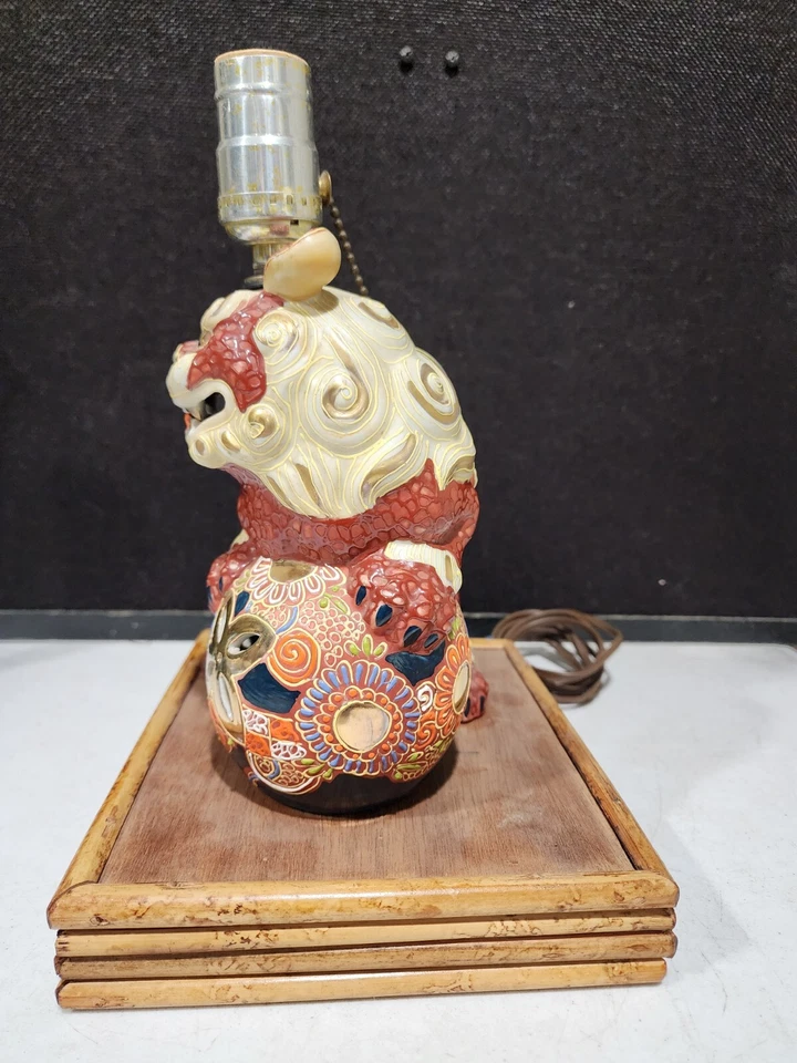 Gran Satsuma Japonés Foo Perro Figura Lámpara Asiática Imitación Bambú Base Madera Foto 4 de 4