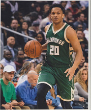 Rashad Vaughn Autographed 8x10 Milwaukee Bucks D957