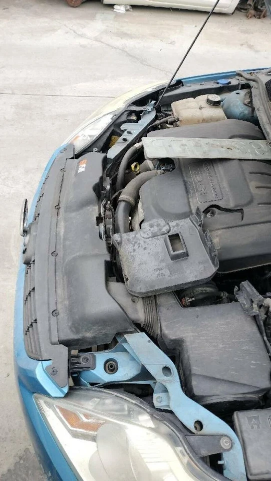 343726 Parte delantera de fibra de vidrio para FORD FOCUS BERLINA (CB4)(2008-) 1.6 TREND 2008 Foto 2 de 4