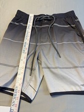 NWT Reel Life Swimsuit Board Shorts Mens M Boardwalk Gray E-15