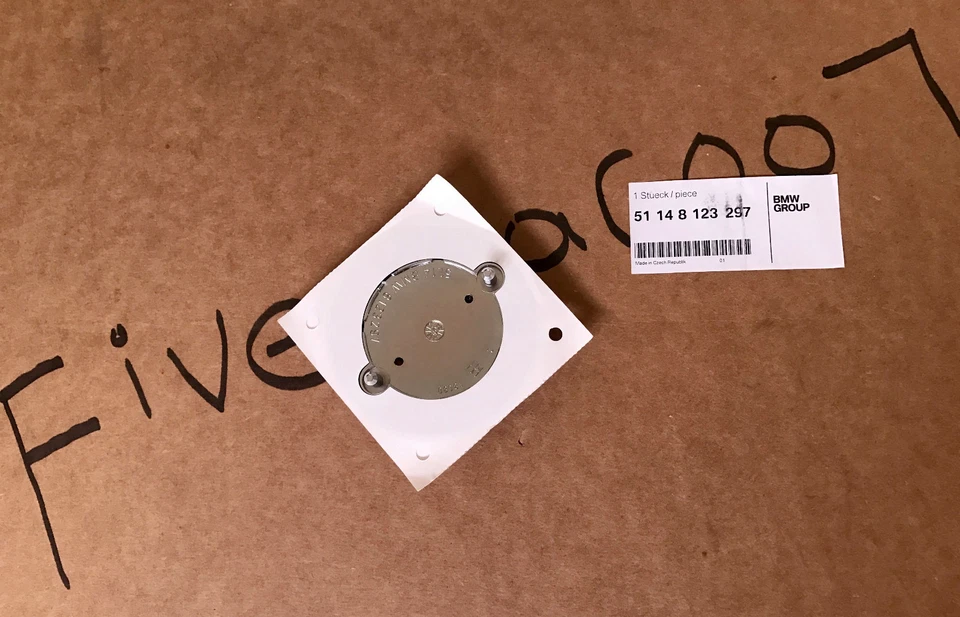 CAPÓ DELANTERO BMW ORIGINAL EMBLEMA ROUNDEL INSIGNIA LOGOTIPO E31 840CI 850CI 850CSI 850I Foto 3 de 4