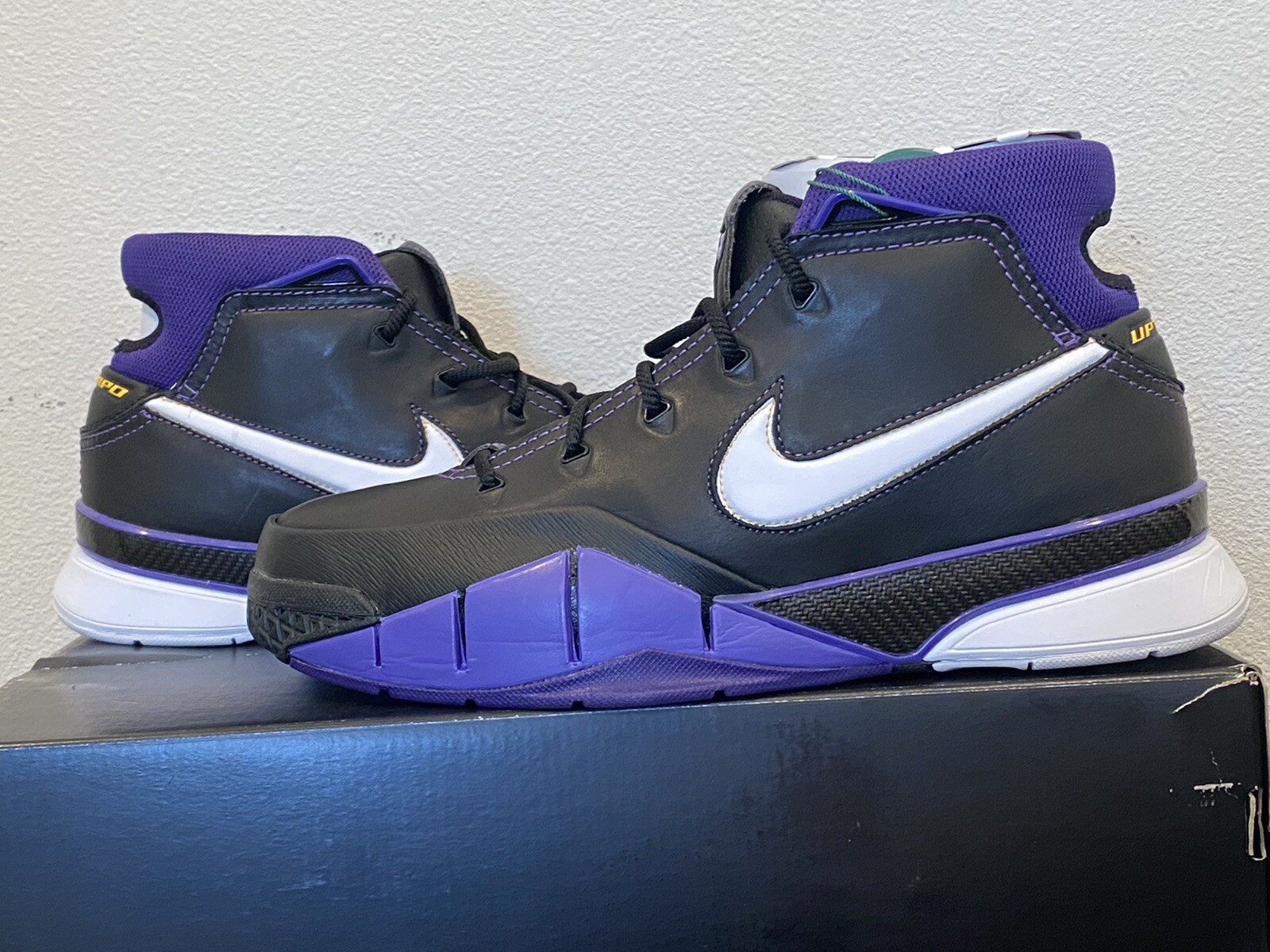 Size 10 - Nike Zoom Kobe 1 Protro Black 