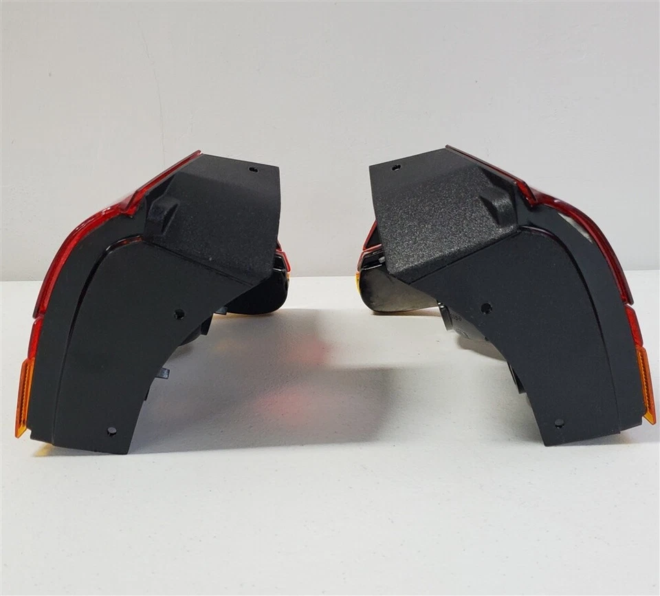 1991-1992 Saturn SL SL1 4-Door Sedan SOHC Tail Lamps 21095161 and 21095162 Pair - Image 2 of 4