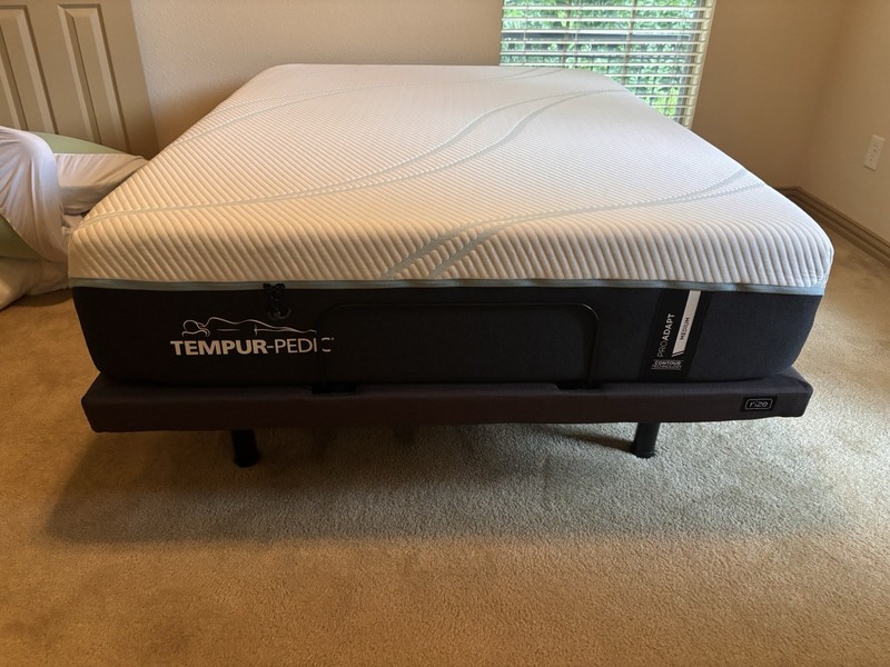 Tempur-Pedic Pro Adapt Hybrid  Medium with Rize Adjustable Base