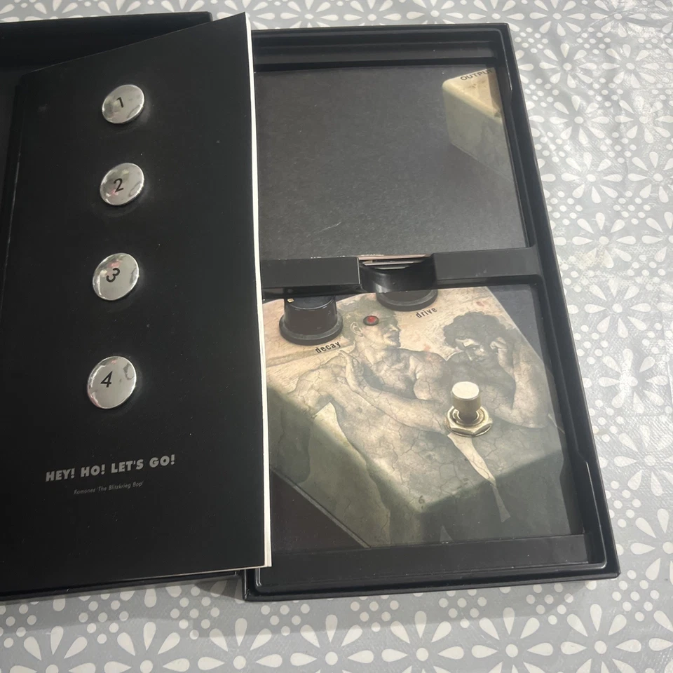 1234 PUNK and NEW WAVE 1976-1979.      Universal 5 cd collection Foto 4 de 4