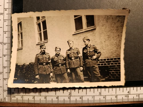 GERMAN WW2: Military B&W photo of HEER (ARMY) SOLDIER.  #0107