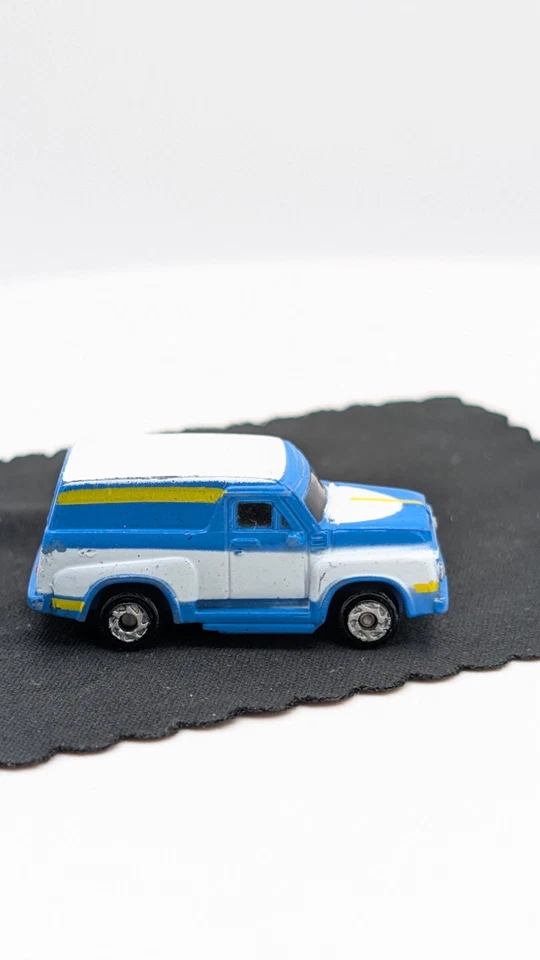 RARE Micro Machines Blue Ford Panel Truck 1994 Hot Deals Bonus Car - Image 4 of 4
