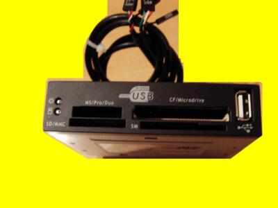 Frontpannel KARTENLESER ,Cardreader 3,5 Zoll 1 X USB /SD /MMC / SM/CF Anschluss
