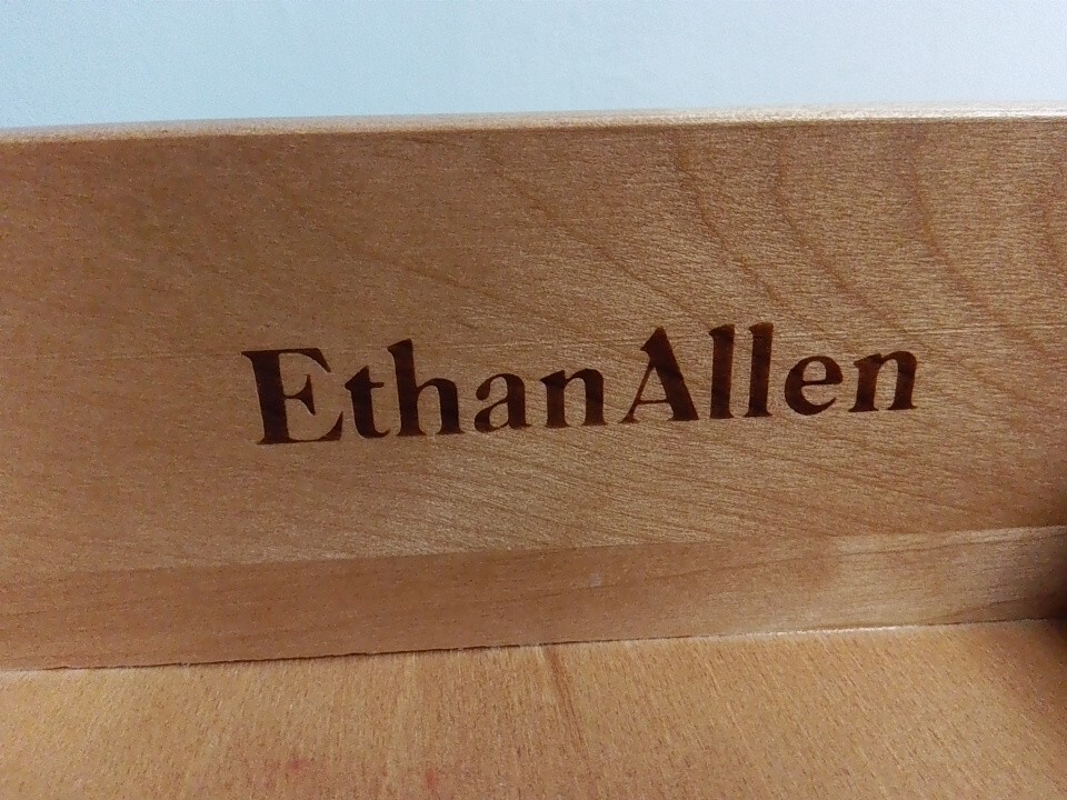 Ethan Allen French Country China Cabinet Hutch Breakfront  Antiqued Glass