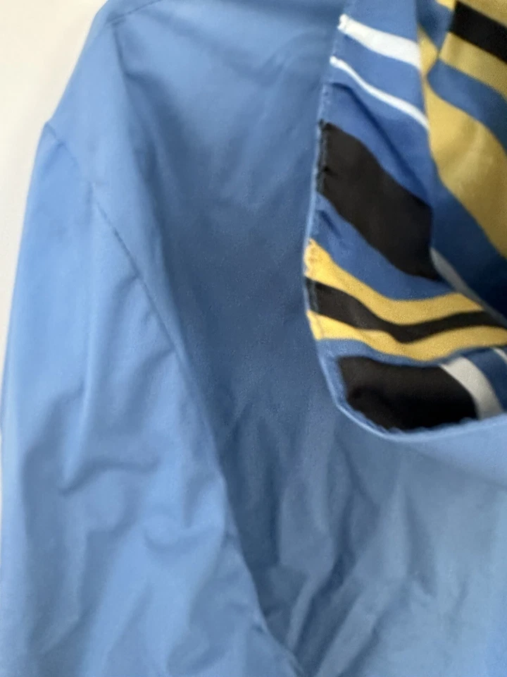 Chaqueta impermeable con capucha para mujer Misty Harbor talla grande Foto 4 de 4