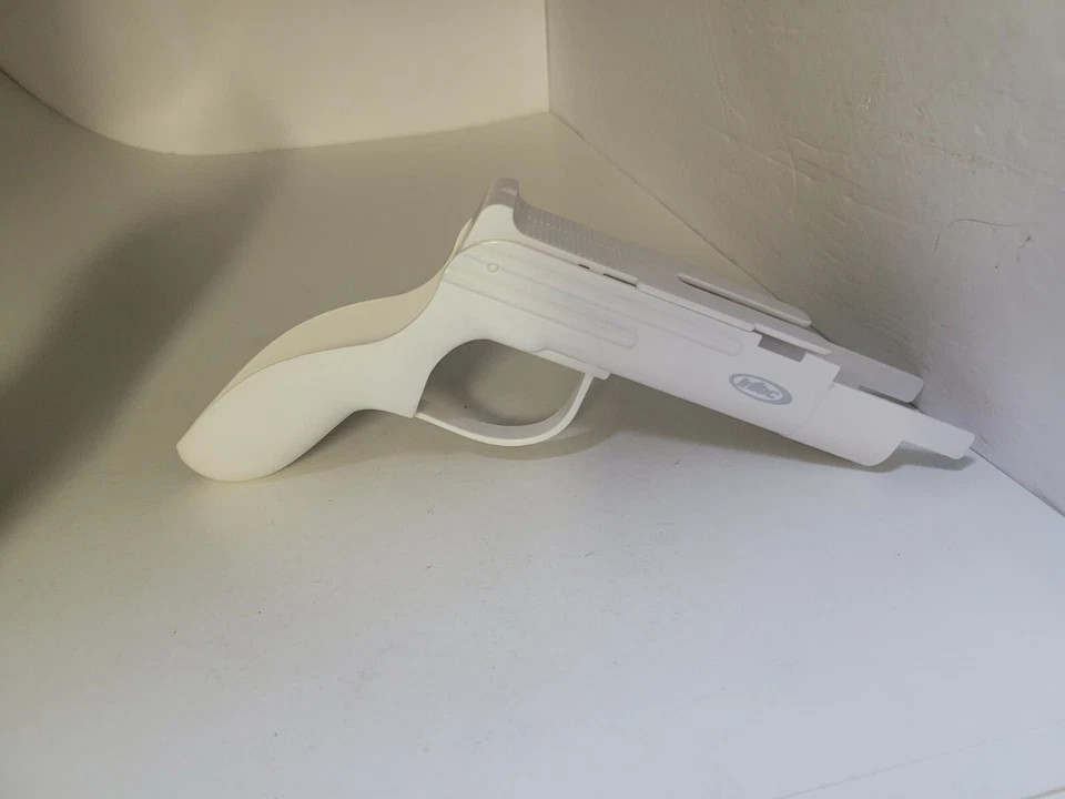 NUEVO Intec GUN PARA NINTENDO WII Control Remoto y Nunchuck #Q13 Foto 3 de 4