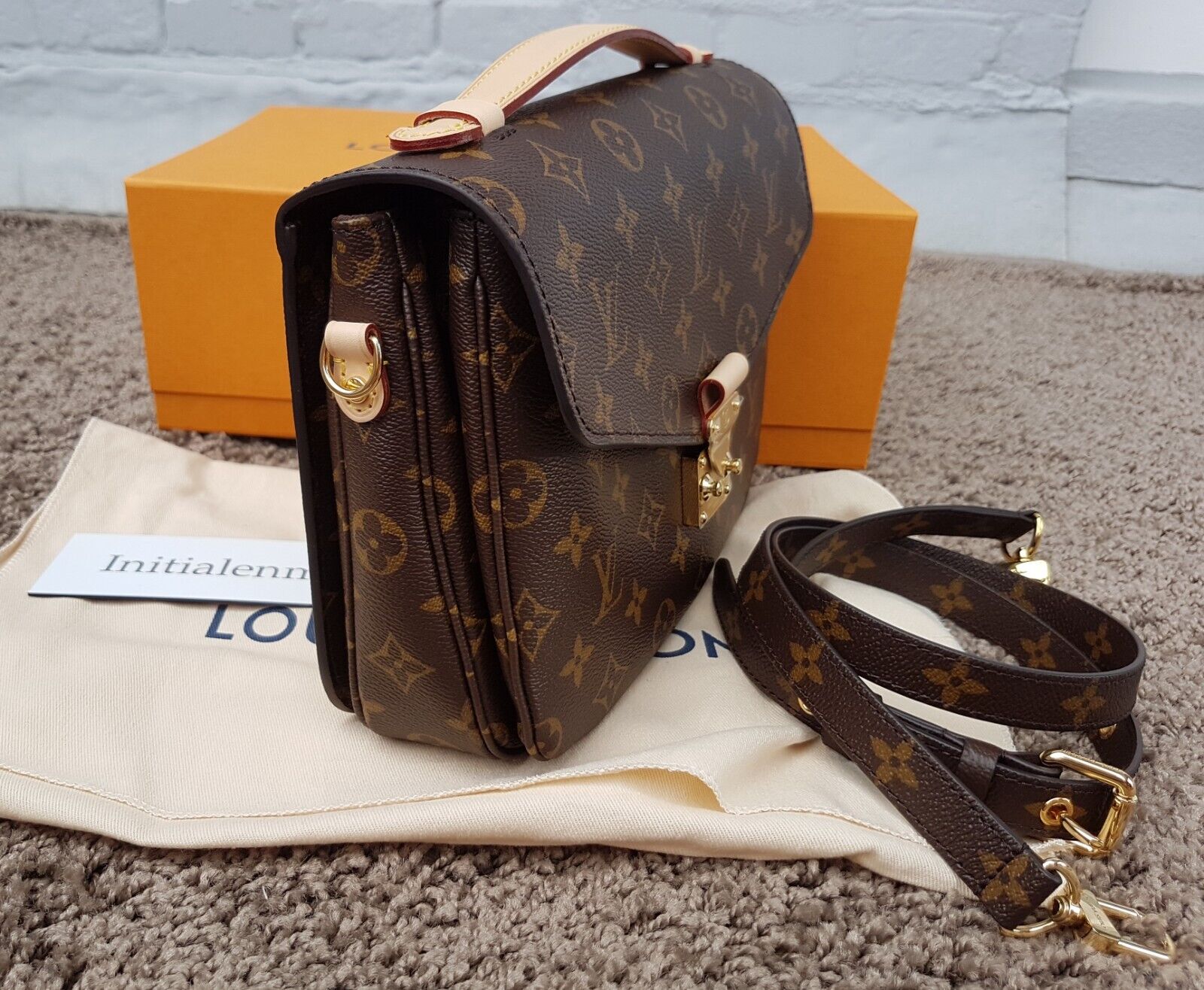 Authentic Louis Vuitton Pochette Métis Monogram M44875