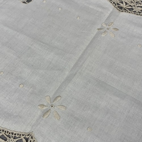 Antique Ivory Ecru Embroidered Cutwork Crochet Lace Dresser Scarf - Picture 3 of 8