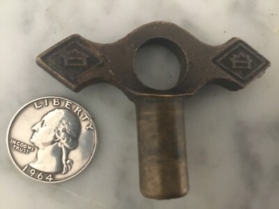 VINTAGE HEAVY BRASS CLOCK WINDING KEY THICK TOOL CROWN HAND WIND SQUARE STEM USE