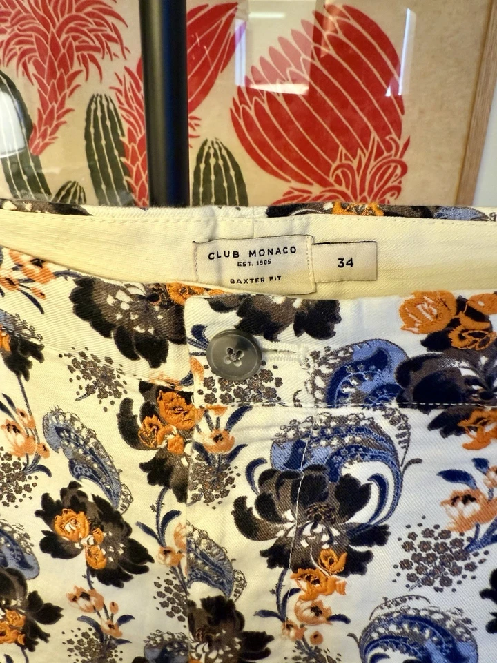 Pantalones cortos florales Club Monaco para hombre negros y naranjas - talla 34 Foto 2 de 4