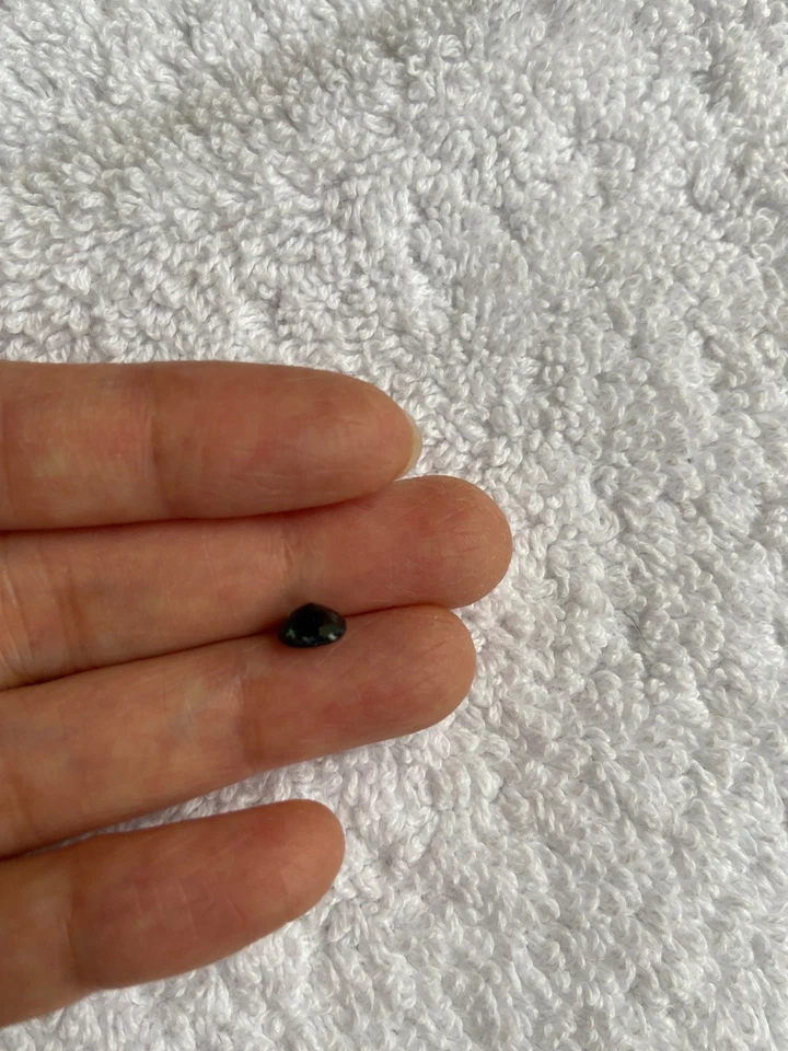 1 carat Natural  Teal Sapphire - Image 3 of 4
