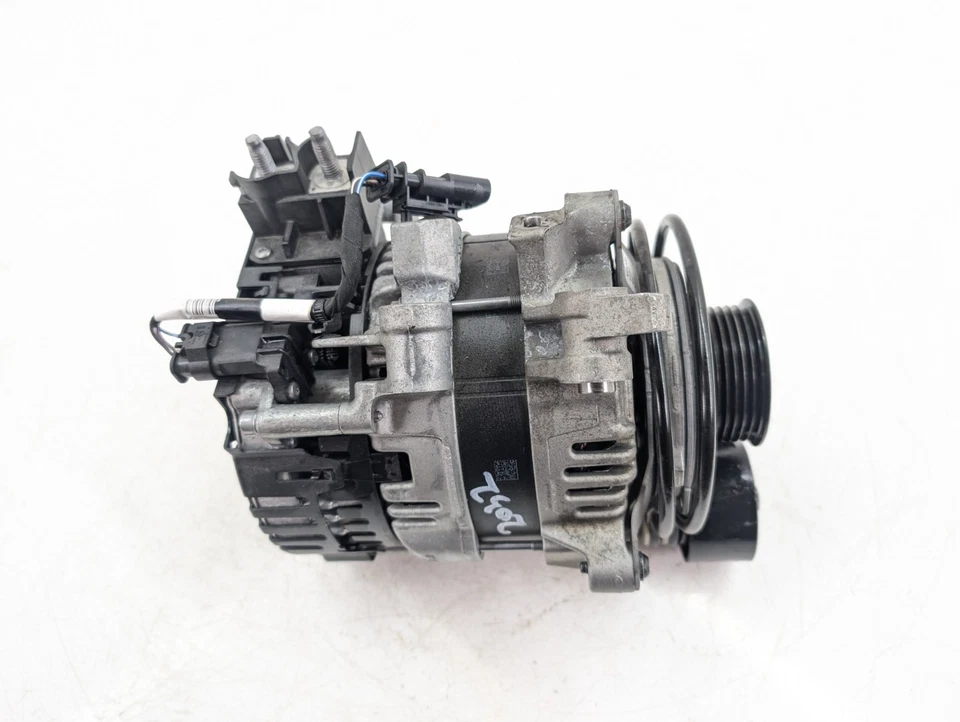 VOLVO XC60 MK2 ALTERNATOR 2.0 B5 MHEV / B420T10 PETROL HYBRID 32137503 2024 - Image 3 of 4