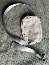 Lululemon Unisex Small Belt Bag - Excellent Condition