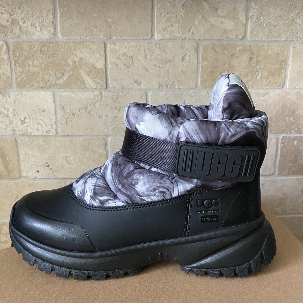 UGG YOSE PUFF BLACK / WHITE WATERPROOF WINTER SNOW ANKLE BOOTS