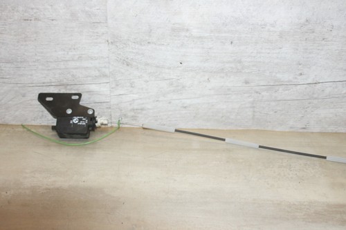 BMW E64 650 Cabrio Stellmotor Tankdeckelöffner 8377415