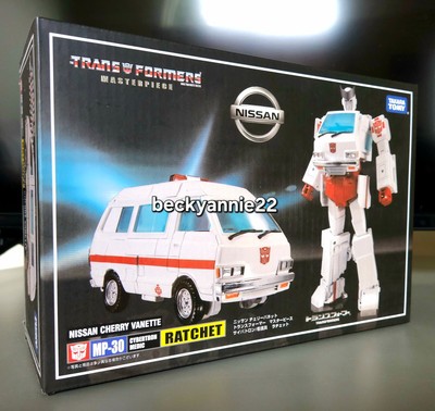 Transformer Masterpiece MP-30 Ratchet Cybertron Medic SEALED NEW USA