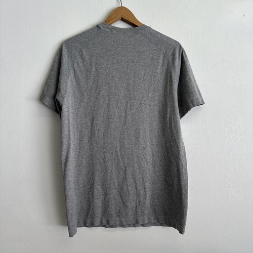 Fabletics The Training Day Shirt Herren Gr. Large Grau 24/7 Tee Kurzarm - Bild 4 von 4