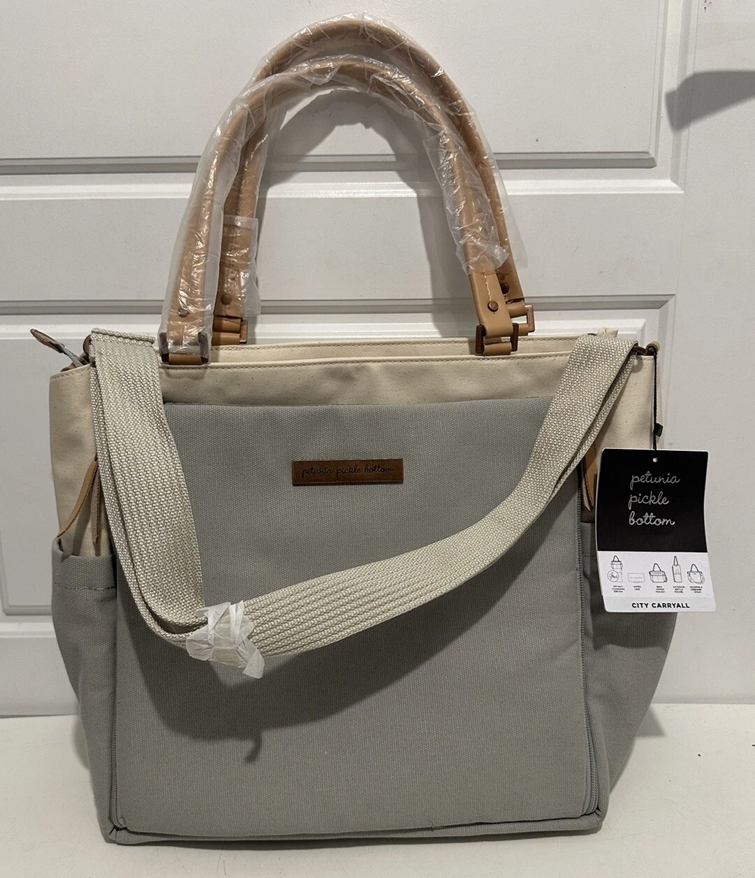 PETUNIA PICKLE BOTTOM - Designer Changing Nappy Bag - City Carryall - Brand New
Opens in a new windo