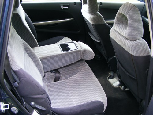 WOW!! A VERY RARE 2002 HONDA STREAM 2.0 i-VTEC SE SPORT 7 SEATER MPV PETROL AUTO - Picture 21 of 24
