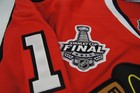 JONATHAN TOEWS Autographed Reebok Blackhawks Stanley Cup 2015 Jersey L PSA/DNA — photo 7