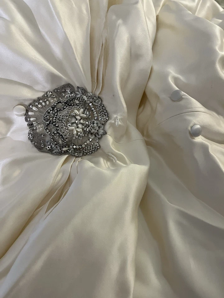 Wedding Gown - Image 4 of 4