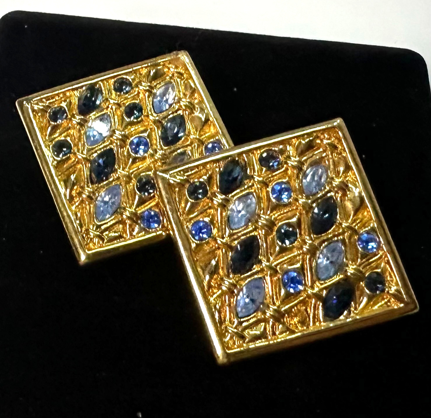 Signed SWAN SWAROVSKI Vtg Blue Gold Tone Clip-on Earrings Jewelry Lot L