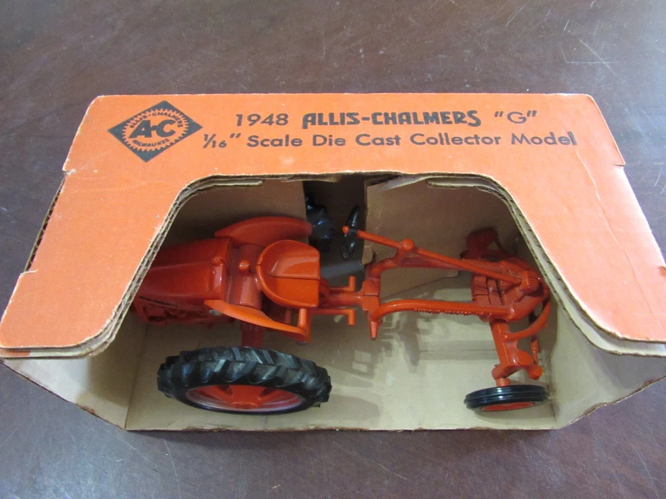 SCALE MODELS 1/16 SCALE 1948 ALLIS-CHALMERS "G" TRACTOR - NIB - Image 2 of 4