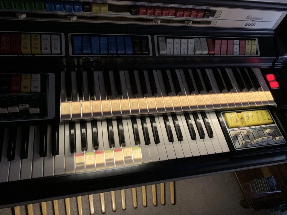 RARE Thomas Organ 2001A5 1976 - Wood w/ Bench - Image 2 of 2