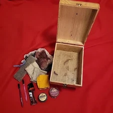 11" VINTAGE ESQUIRE SHOE SHINE BOX Care Kit OAK WOOD boot valet pedastal butler