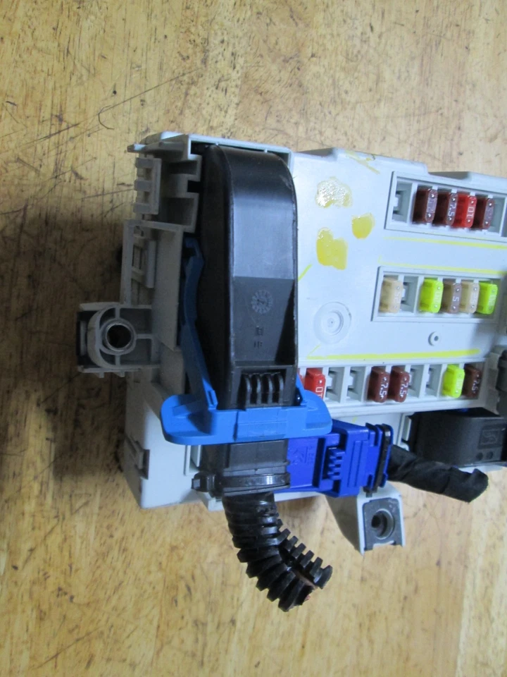 Dodge Dart 2015 tablero interior cabina caja de fusibles módulo BCU BCM fabricante de equipos originales Foto 4 de 4