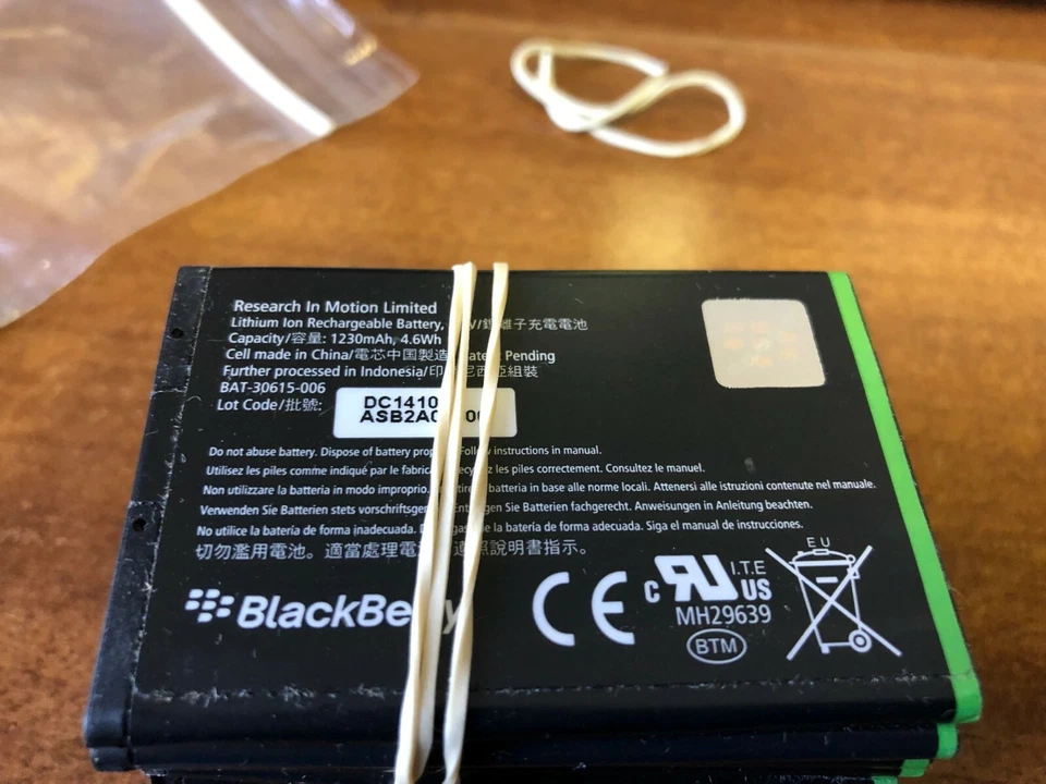 Baterías originales BlackBerry JM1 Bold Touch 9900 9910 9930 9850 9860 Foto 4 de 4